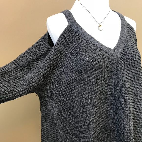 Last 1! 🌟Charcoal Waffle Knit Cold Shoulder Top - Picture 4 of 4